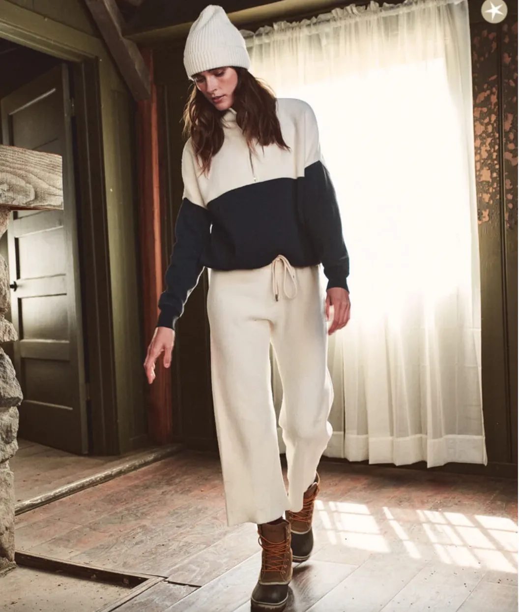 The Fleece Wide Leg Cropped Sweatpant